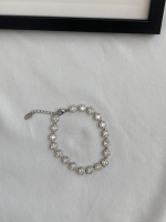 Classy glam bracelet 